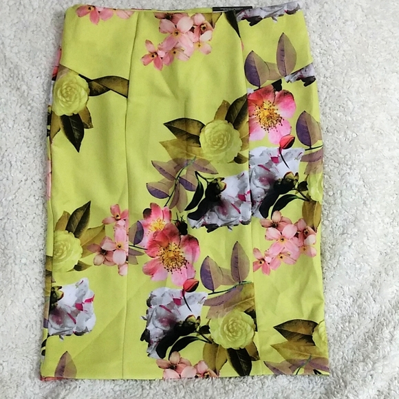 New Bold Elements Sunday Lemon Floral Pencil Skirt Medium - Picture 10 of 13